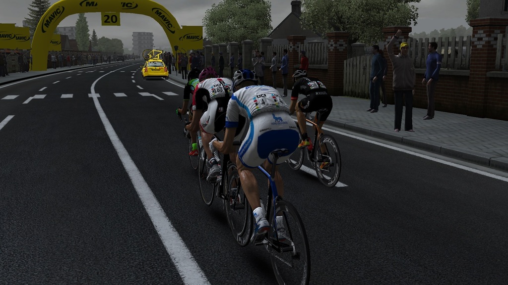 s3.amazonaws.com/static.fixphotobucket.com/3-080-CENTRAL EUROPEAN TOUR-BUDAPEST GP/3-080-PIC 006_zpspfoxfese.jpg